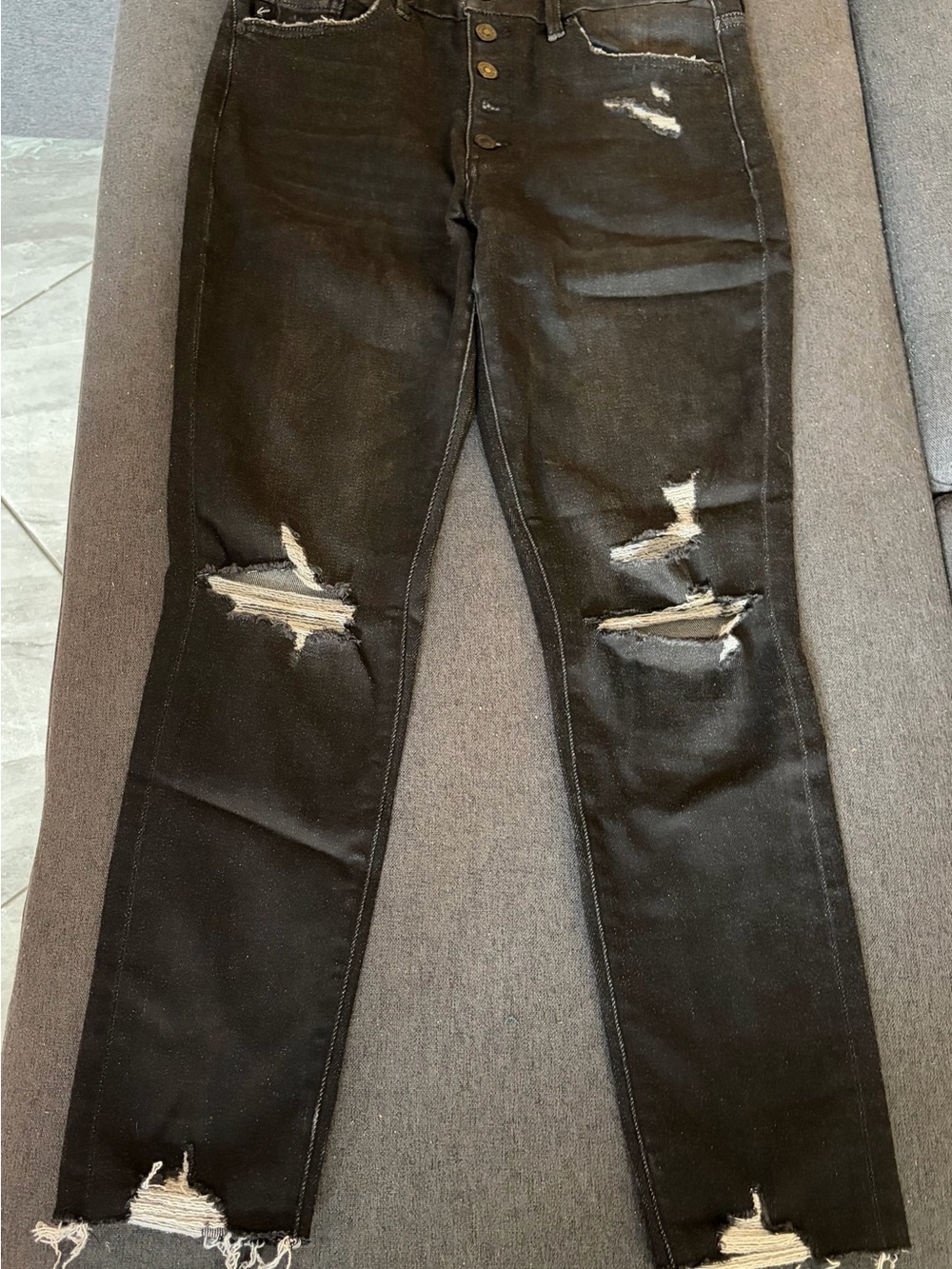 KanCan Black High-Rise Distressed Skinny Jeans **button missing **